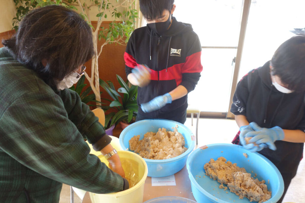 味噌仕込み